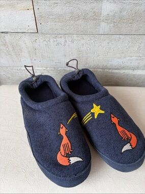 L. L. Bean embroidered Fox slippers